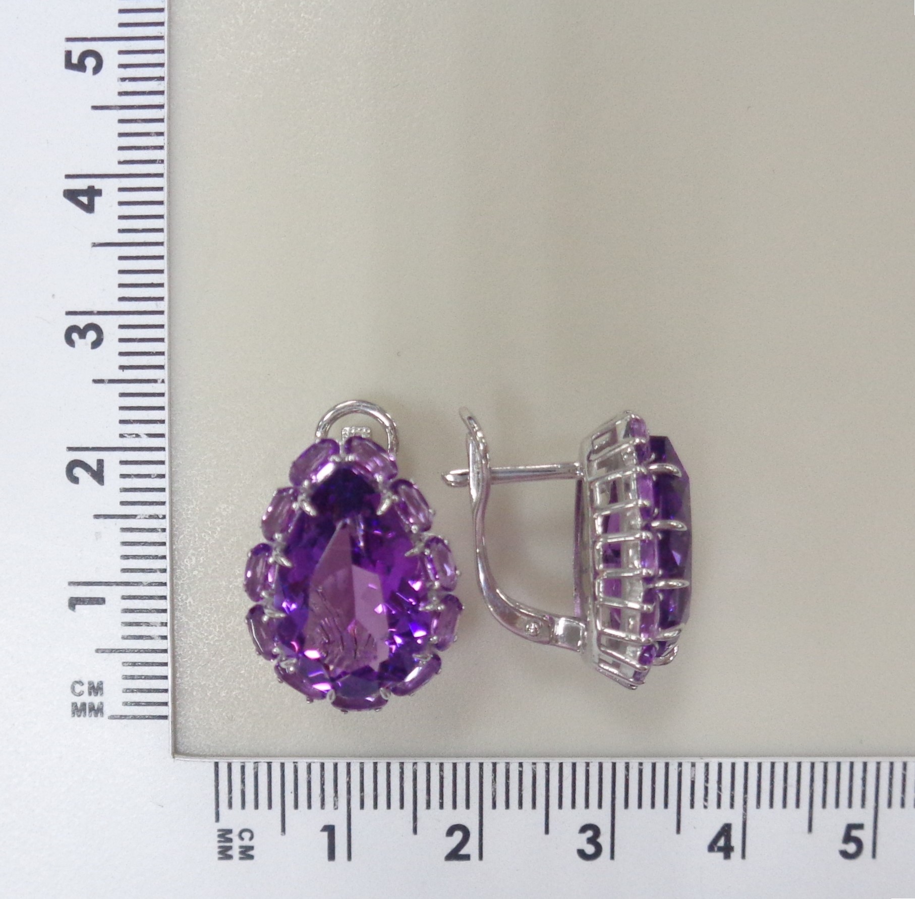 Серебряные серьги с аметистами